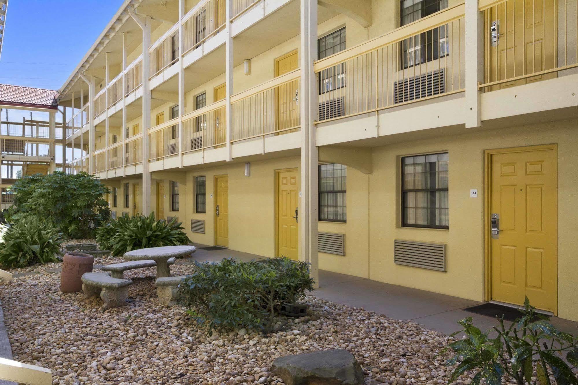 Budget Inn & Suite Atlanta Marietta Stadium Exterior foto